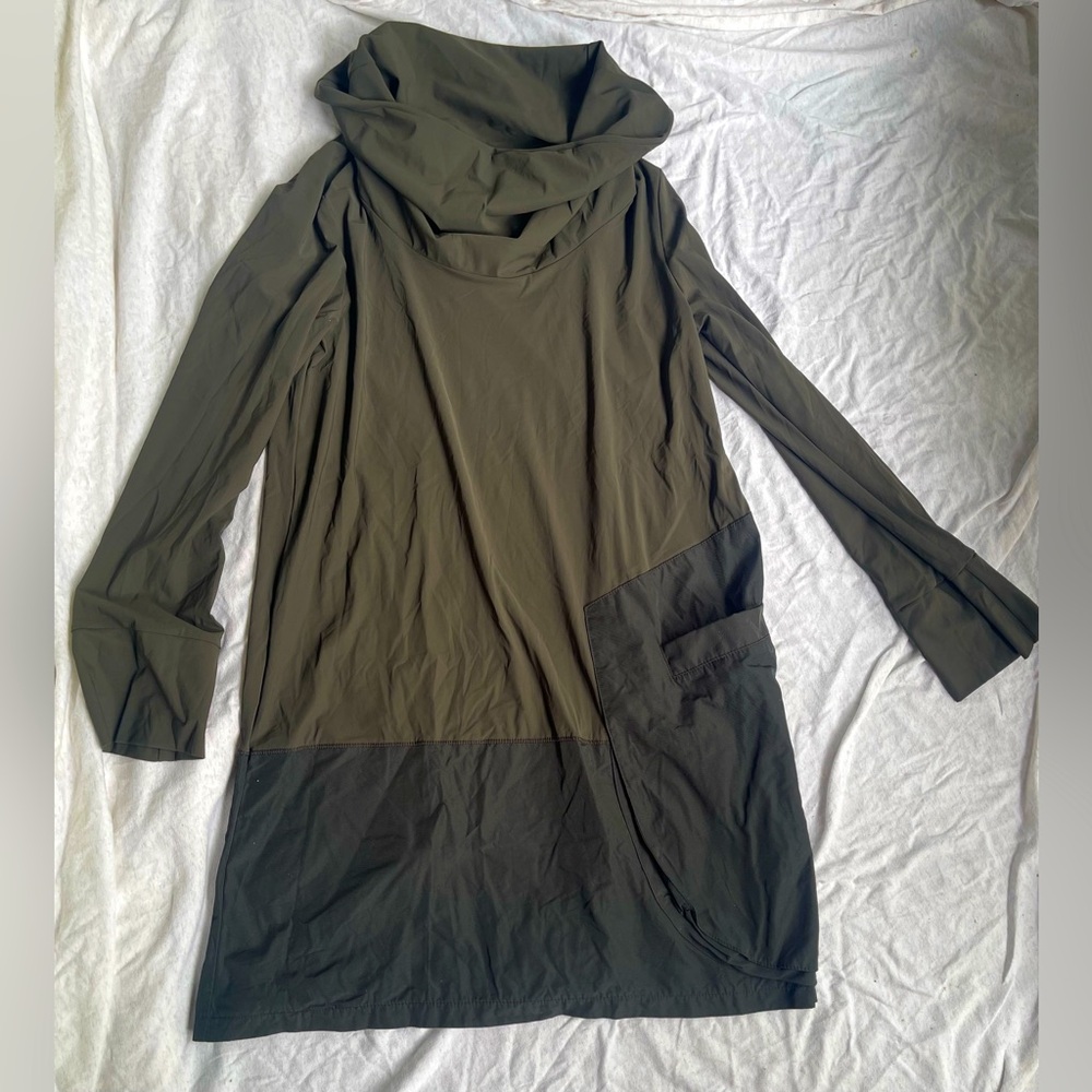 Porto army green and black long sleeve  turtle neck  stretchycargo pocket dress